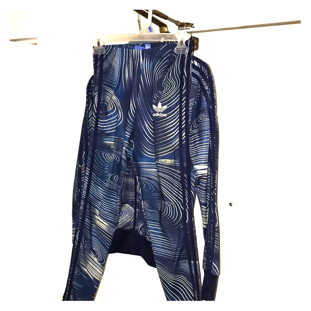 Women’s Adidas Original set!!!